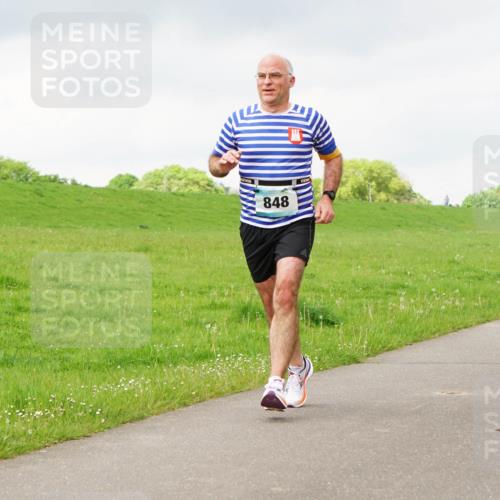 05.05.2024 - 7. Wedeler Halbmarathon Fuchs,  Jonas http://msf.ph/oto/6233801 05.05.2024 11:17:23 Laufen 848 meine-sportfotos.de