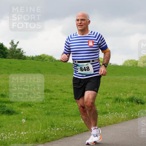 05.05.2024 - 7. Wedeler Halbmarathon Fuchs,  Jonas http://msf.ph/oto/6233808 05.05.2024 11:17:23 Laufen 848 meine-sportfotos.de