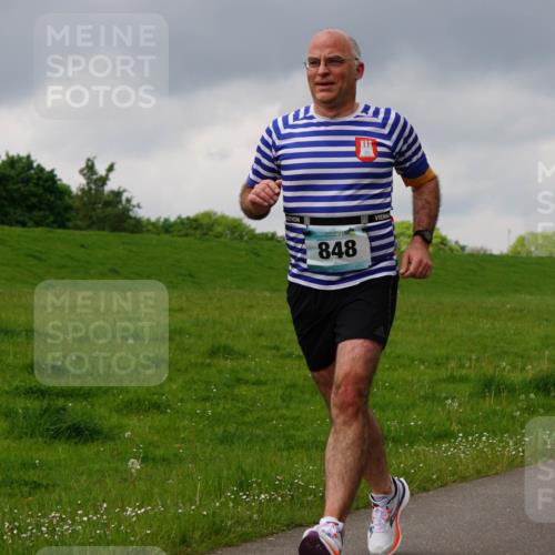 05.05.2024 - 7. Wedeler Halbmarathon Fuchs,  Jonas http://msf.ph/oto/6233809 05.05.2024 11:17:23 Laufen 848 meine-sportfotos.de