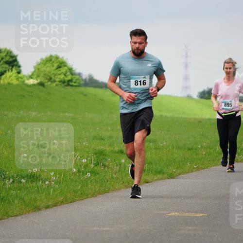 05.05.2024 - 7. Wedeler Halbmarathon Fuchs,  Jonas http://msf.ph/oto/6233820 05.05.2024 11:17:27 Laufen 816, 895 meine-sportfotos.de