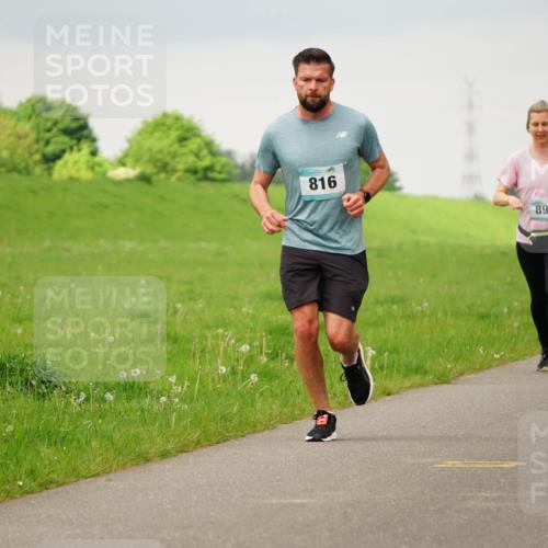 05.05.2024 - 7. Wedeler Halbmarathon Fuchs,  Jonas http://msf.ph/oto/6233825 05.05.2024 11:17:27 Laufen 816, 895 meine-sportfotos.de