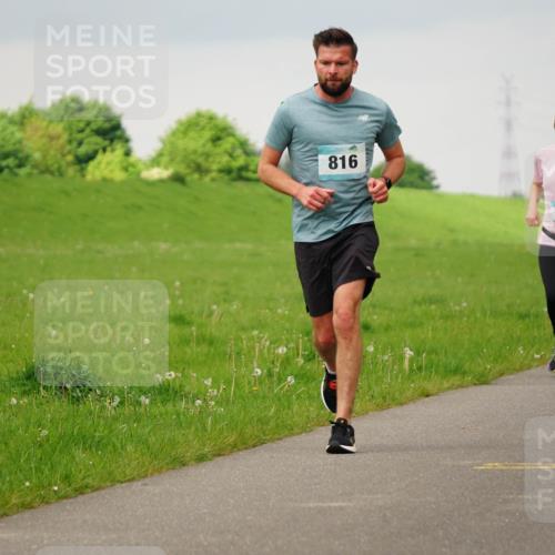 05.05.2024 - 7. Wedeler Halbmarathon Fuchs,  Jonas http://msf.ph/oto/6233828 05.05.2024 11:17:27 Laufen 816, 895 meine-sportfotos.de