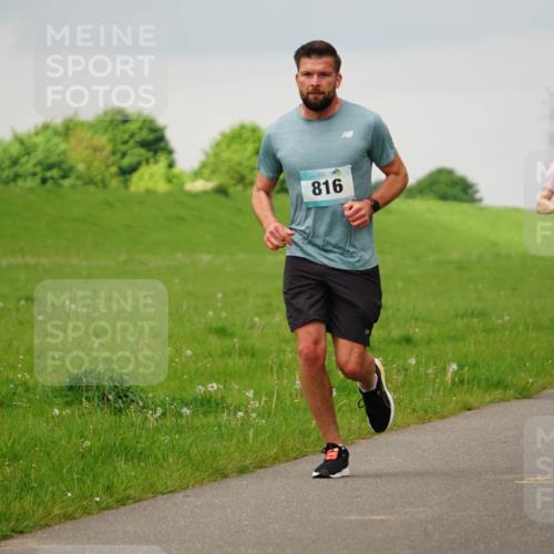 05.05.2024 - 7. Wedeler Halbmarathon Fuchs,  Jonas http://msf.ph/oto/6233833 05.05.2024 11:17:28 Laufen 816, 895 meine-sportfotos.de