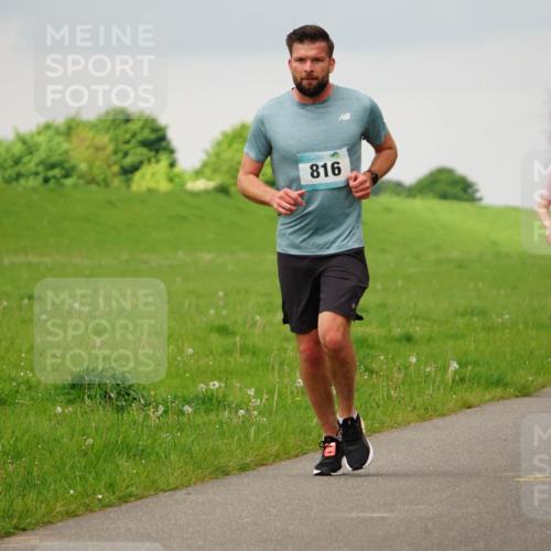 05.05.2024 - 7. Wedeler Halbmarathon Fuchs,  Jonas http://msf.ph/oto/6233834 05.05.2024 11:17:28 Laufen 816, 895 meine-sportfotos.de