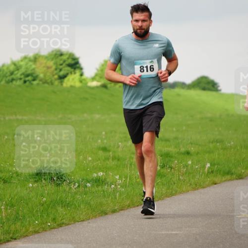 05.05.2024 - 7. Wedeler Halbmarathon Fuchs,  Jonas http://msf.ph/oto/6233835 05.05.2024 11:17:28 Laufen 816, 895 meine-sportfotos.de