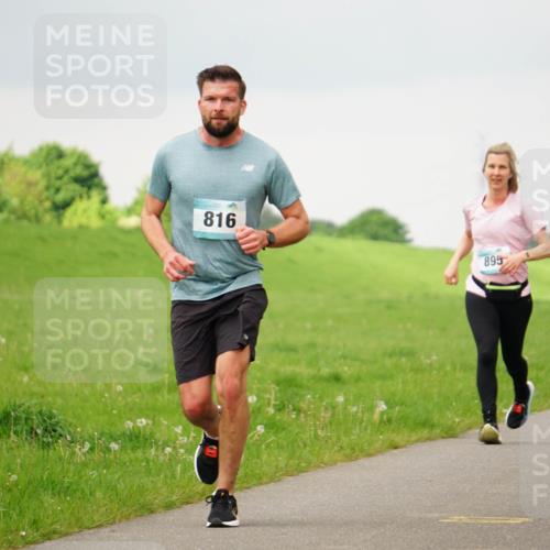05.05.2024 - 7. Wedeler Halbmarathon Fuchs,  Jonas http://msf.ph/oto/6233837 05.05.2024 11:17:28 Laufen 55, 816, 895 meine-sportfotos.de