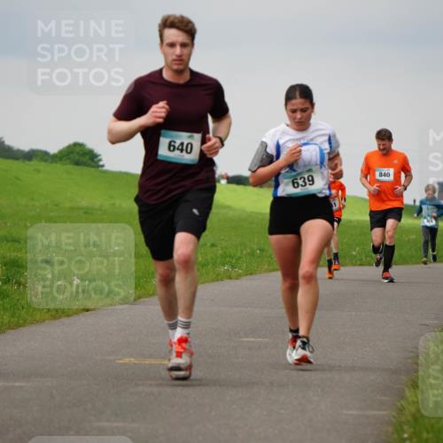 05.05.2024 - 7. Wedeler Halbmarathon Fuchs,  Jonas http://msf.ph/oto/6233858 05.05.2024 11:17:32 Laufen 895, 640, 639, 840, 681 meine-sportfotos.de
