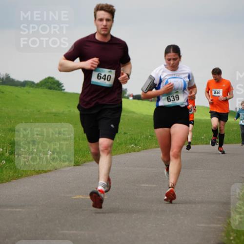 05.05.2024 - 7. Wedeler Halbmarathon Fuchs,  Jonas http://msf.ph/oto/6233859 05.05.2024 11:17:32 Laufen 895, 640, 639, 840, 681 meine-sportfotos.de