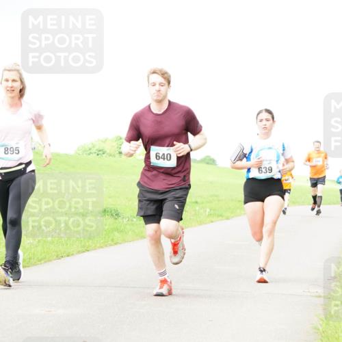 05.05.2024 - 7. Wedeler Halbmarathon Fuchs,  Jonas http://msf.ph/oto/6233867 05.05.2024 11:17:34 Laufen 895, 640, 639 meine-sportfotos.de