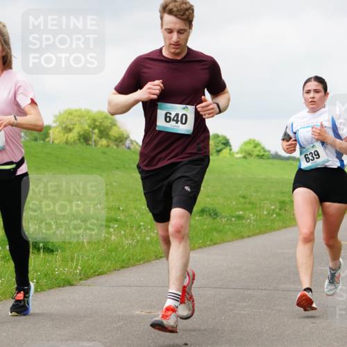 05.05.2024 - 7. Wedeler Halbmarathon Fuchs,  Jonas http://msf.ph/oto/6233871 05.05.2024 11:17:35 Laufen 895, 640, 639, 639, 840 meine-sportfotos.de