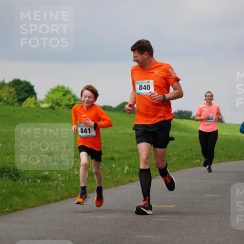 05.05.2024 - 7. Wedeler Halbmarathon Fuchs,  Jonas http://msf.ph/oto/6233877 05.05.2024 11:17:40 Laufen 841, 840, 300, 681, 590 meine-sportfotos.de