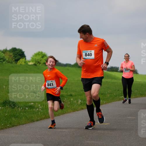 05.05.2024 - 7. Wedeler Halbmarathon Fuchs,  Jonas http://msf.ph/oto/6233879 05.05.2024 11:17:40 Laufen 841, 840, 800, 681, 590 meine-sportfotos.de