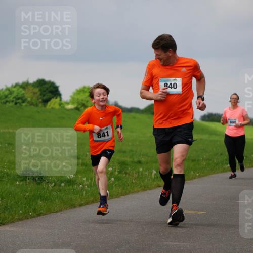 05.05.2024 - 7. Wedeler Halbmarathon Fuchs,  Jonas http://msf.ph/oto/6233881 05.05.2024 11:17:40 Laufen 841, 840, 800, 681 meine-sportfotos.de