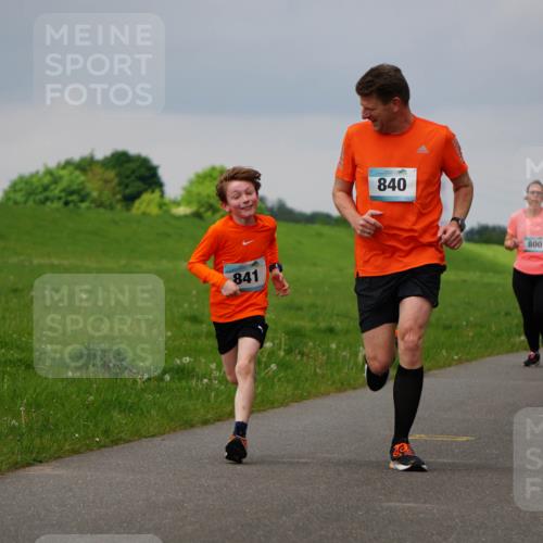 05.05.2024 - 7. Wedeler Halbmarathon Fuchs,  Jonas http://msf.ph/oto/6233882 05.05.2024 11:17:40 Laufen 841, 7, 840, 800, 681 meine-sportfotos.de