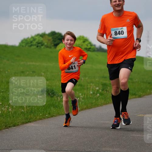 05.05.2024 - 7. Wedeler Halbmarathon Fuchs,  Jonas http://msf.ph/oto/6233888 05.05.2024 11:17:41 Laufen 841, 840, 800 meine-sportfotos.de