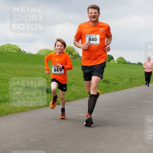 05.05.2024 - 7. Wedeler Halbmarathon Fuchs,  Jonas http://msf.ph/oto/6233902 05.05.2024 11:17:43 Laufen 8410, 840 meine-sportfotos.de