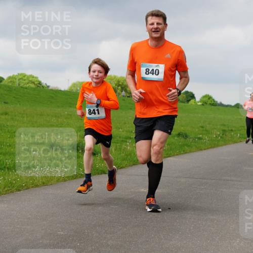 05.05.2024 - 7. Wedeler Halbmarathon Fuchs,  Jonas http://msf.ph/oto/6233903 05.05.2024 11:17:43 Laufen 841, 840 meine-sportfotos.de