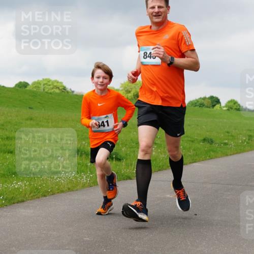 05.05.2024 - 7. Wedeler Halbmarathon Fuchs,  Jonas http://msf.ph/oto/6233904 05.05.2024 11:17:44 Laufen 841, 846, 800, 681 meine-sportfotos.de