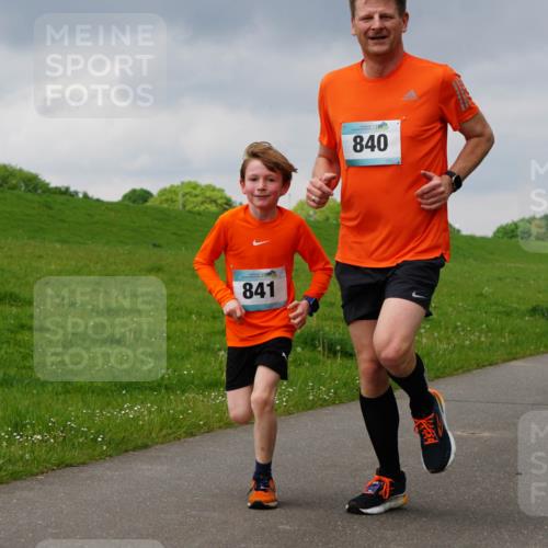 05.05.2024 - 7. Wedeler Halbmarathon Fuchs,  Jonas http://msf.ph/oto/6233905 05.05.2024 11:17:44 Laufen 841, 840 meine-sportfotos.de