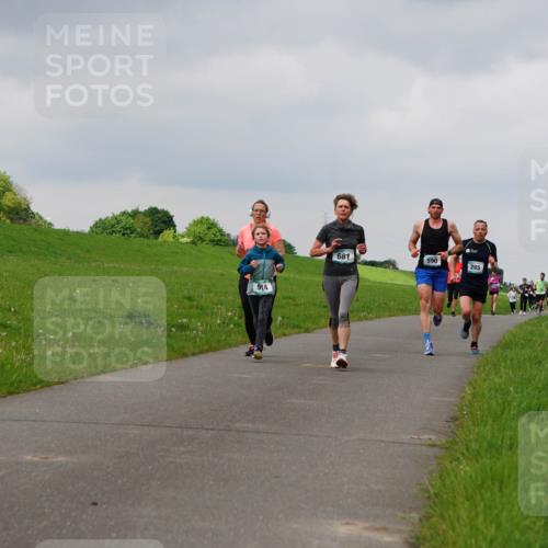 05.05.2024 - 7. Wedeler Halbmarathon Fuchs,  Jonas http://msf.ph/oto/6233908 05.05.2024 11:17:46 Laufen 914, 681, 590, 285 meine-sportfotos.de