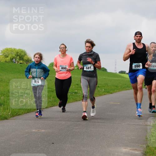 05.05.2024 - 7. Wedeler Halbmarathon Fuchs,  Jonas http://msf.ph/oto/6233915 05.05.2024 11:17:49 Laufen 914, 800, 681, 590, 285 meine-sportfotos.de