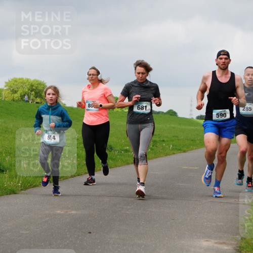 05.05.2024 - 7. Wedeler Halbmarathon Fuchs,  Jonas http://msf.ph/oto/6233918 05.05.2024 11:17:49 Laufen 914, 80, 681, 285, 590 meine-sportfotos.de