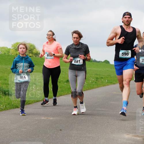 05.05.2024 - 7. Wedeler Halbmarathon Fuchs,  Jonas http://msf.ph/oto/6233924 05.05.2024 11:17:50 Laufen 914, 803, 681, 590, 285 meine-sportfotos.de
