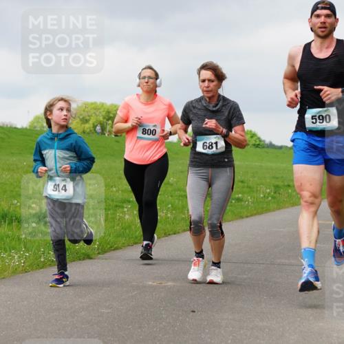 05.05.2024 - 7. Wedeler Halbmarathon Fuchs,  Jonas http://msf.ph/oto/6233928 05.05.2024 11:17:50 Laufen 914, 800, 681, 590, 285 meine-sportfotos.de