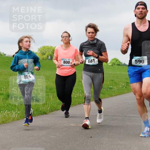 05.05.2024 - 7. Wedeler Halbmarathon Fuchs,  Jonas http://msf.ph/oto/6233930 05.05.2024 11:17:50 Laufen 914, 800, 681, 590, 285 meine-sportfotos.de