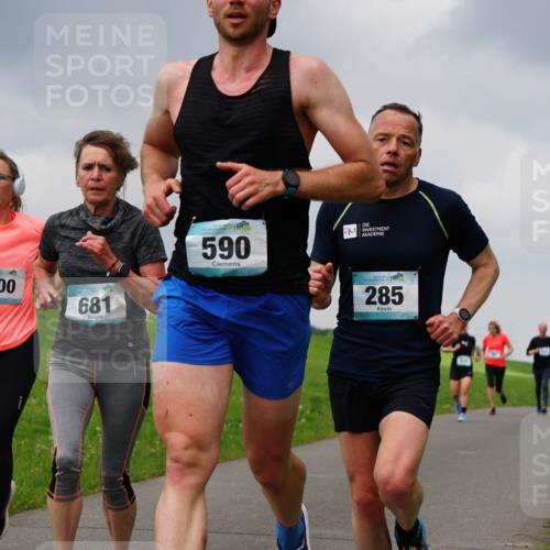 05.05.2024 - 7. Wedeler Halbmarathon Fuchs,  Jonas http://msf.ph/oto/6233932 05.05.2024 11:17:51 Laufen 800, 681, 590, 285 meine-sportfotos.de