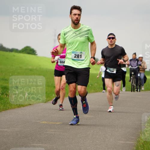 05.05.2024 - 7. Wedeler Halbmarathon Fuchs,  Jonas http://msf.ph/oto/6233989 05.05.2024 11:18:04 Laufen 281, 86, 66 meine-sportfotos.de