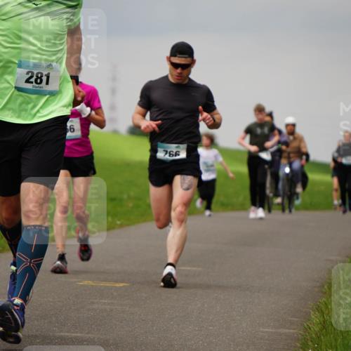 05.05.2024 - 7. Wedeler Halbmarathon Fuchs,  Jonas http://msf.ph/oto/6233999 05.05.2024 11:18:05 Laufen 281, 66, 766 meine-sportfotos.de