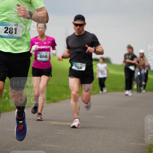 05.05.2024 - 7. Wedeler Halbmarathon Fuchs,  Jonas http://msf.ph/oto/6234003 05.05.2024 11:18:06 Laufen 56, 281, 866, 786 meine-sportfotos.de