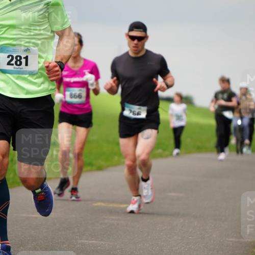 05.05.2024 - 7. Wedeler Halbmarathon Fuchs,  Jonas http://msf.ph/oto/6234004 05.05.2024 11:18:06 Laufen 56, 281, 866, 766 meine-sportfotos.de