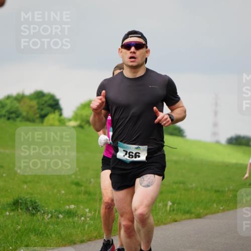 05.05.2024 - 7. Wedeler Halbmarathon Fuchs,  Jonas http://msf.ph/oto/6234012 05.05.2024 11:18:07 Laufen 766, 544 meine-sportfotos.de