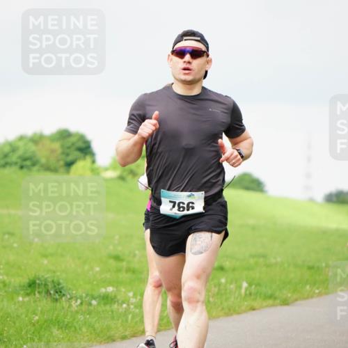 05.05.2024 - 7. Wedeler Halbmarathon Fuchs,  Jonas http://msf.ph/oto/6234013 05.05.2024 11:18:07 Laufen 766 meine-sportfotos.de