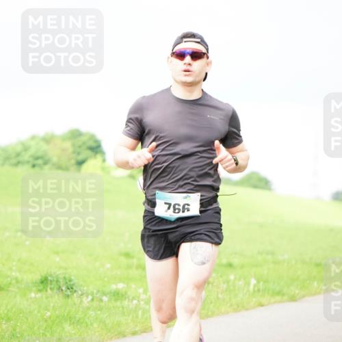 05.05.2024 - 7. Wedeler Halbmarathon Fuchs,  Jonas http://msf.ph/oto/6234014 05.05.2024 11:18:07 Laufen 156, 766 meine-sportfotos.de