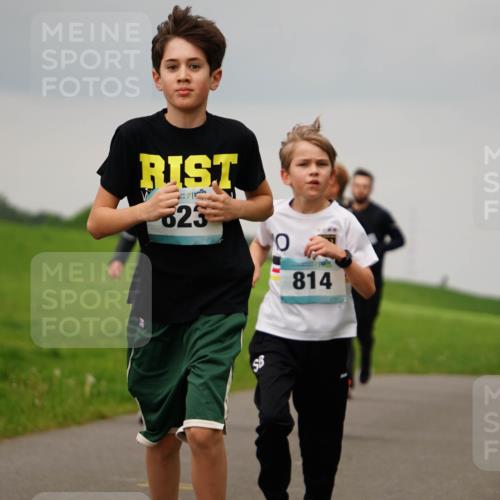 05.05.2024 - 7. Wedeler Halbmarathon Fuchs,  Jonas http://msf.ph/oto/6234064 05.05.2024 11:18:17 Laufen 823, 814 meine-sportfotos.de