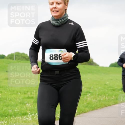 05.05.2024 - 7. Wedeler Halbmarathon Fuchs,  Jonas http://msf.ph/oto/6234103 05.05.2024 11:18:25 Laufen 886, 521 meine-sportfotos.de
