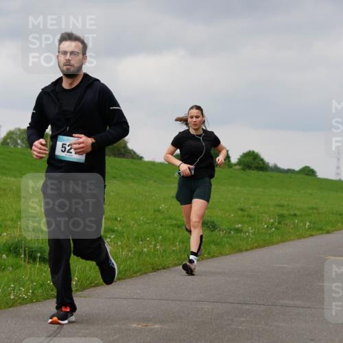 05.05.2024 - 7. Wedeler Halbmarathon Fuchs,  Jonas http://msf.ph/oto/6234113 05.05.2024 11:18:27 Laufen 52 meine-sportfotos.de