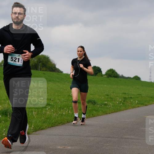 05.05.2024 - 7. Wedeler Halbmarathon Fuchs,  Jonas http://msf.ph/oto/6234114 05.05.2024 11:18:28 Laufen 521 meine-sportfotos.de