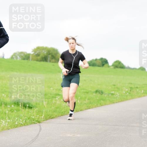 05.05.2024 - 7. Wedeler Halbmarathon Fuchs,  Jonas http://msf.ph/oto/6234117 05.05.2024 11:18:28 Laufen 521 meine-sportfotos.de