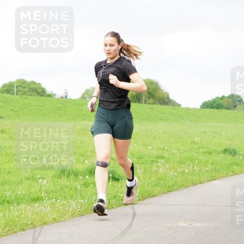 05.05.2024 - 7. Wedeler Halbmarathon Fuchs,  Jonas http://msf.ph/oto/6234122 05.05.2024 11:18:29 Laufen  meine-sportfotos.de