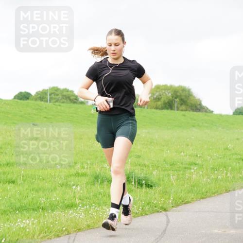 05.05.2024 - 7. Wedeler Halbmarathon Fuchs,  Jonas http://msf.ph/oto/6234124 05.05.2024 11:18:30 Laufen  meine-sportfotos.de