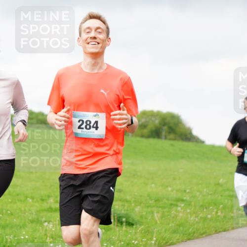 05.05.2024 - 7. Wedeler Halbmarathon Fuchs,  Jonas http://msf.ph/oto/6234162 05.05.2024 11:18:43 Laufen 283, 56, 284, 706 meine-sportfotos.de