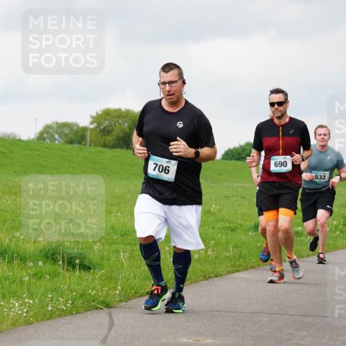05.05.2024 - 7. Wedeler Halbmarathon Fuchs,  Jonas http://msf.ph/oto/6234167 05.05.2024 11:18:44 Laufen 706, 690, 532 meine-sportfotos.de