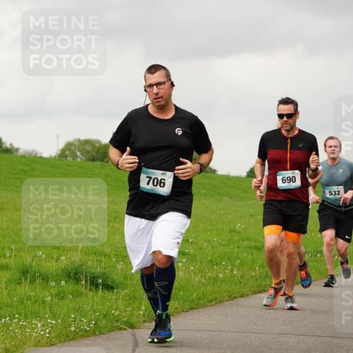 05.05.2024 - 7. Wedeler Halbmarathon Fuchs,  Jonas http://msf.ph/oto/6234171 05.05.2024 11:18:45 Laufen 706, 690, 532 meine-sportfotos.de