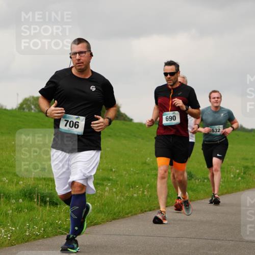 05.05.2024 - 7. Wedeler Halbmarathon Fuchs,  Jonas http://msf.ph/oto/6234173 05.05.2024 11:18:45 Laufen 706, 690, 532 meine-sportfotos.de