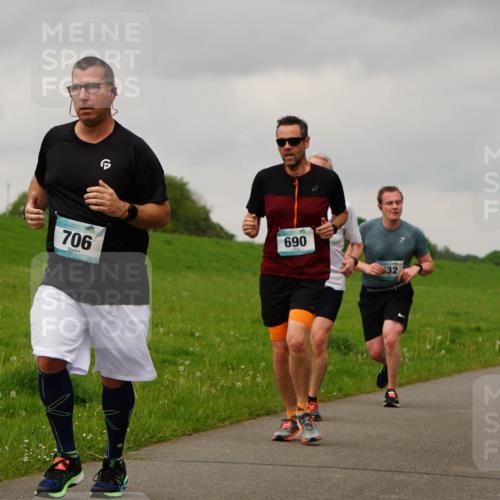 05.05.2024 - 7. Wedeler Halbmarathon Fuchs,  Jonas http://msf.ph/oto/6234175 05.05.2024 11:18:45 Laufen 706, 690, 32 meine-sportfotos.de