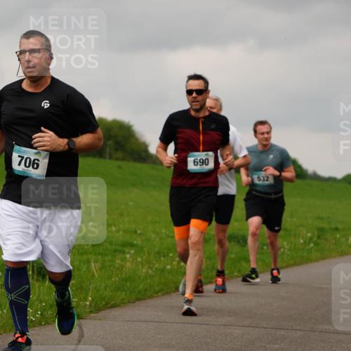 05.05.2024 - 7. Wedeler Halbmarathon Fuchs,  Jonas http://msf.ph/oto/6234177 05.05.2024 11:18:45 Laufen 706, 690, 532 meine-sportfotos.de